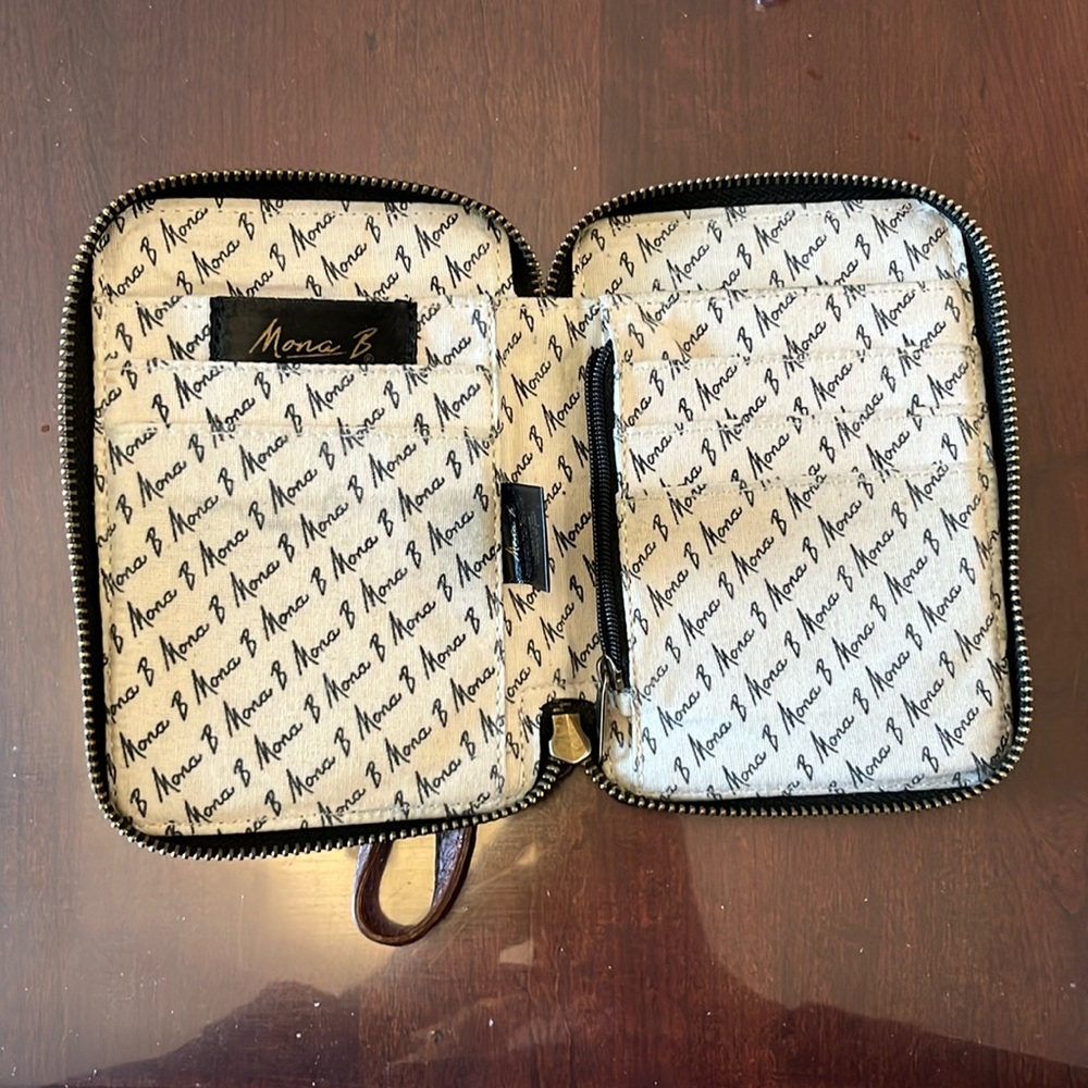 Mona B wallet